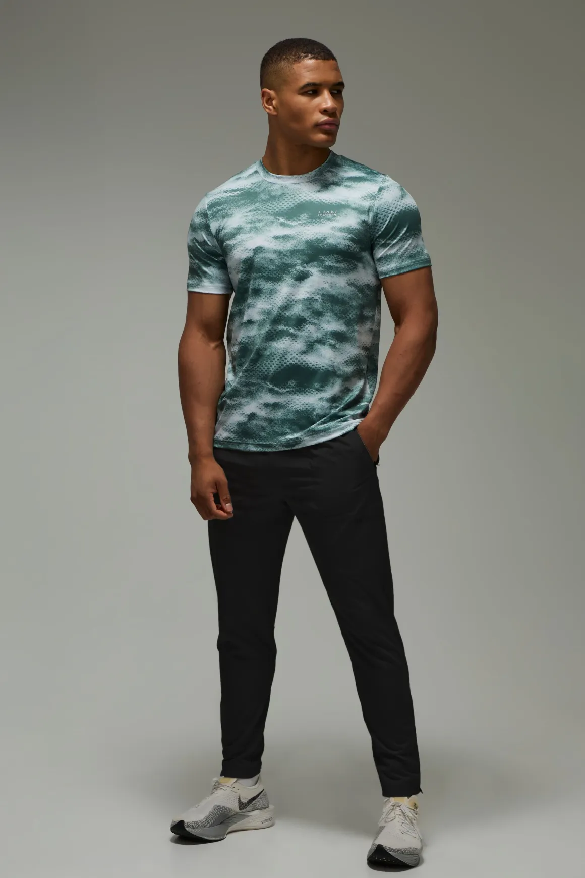 T-shirt Homme Coupe Regular À Imprimé Nuages Abstraits Active
