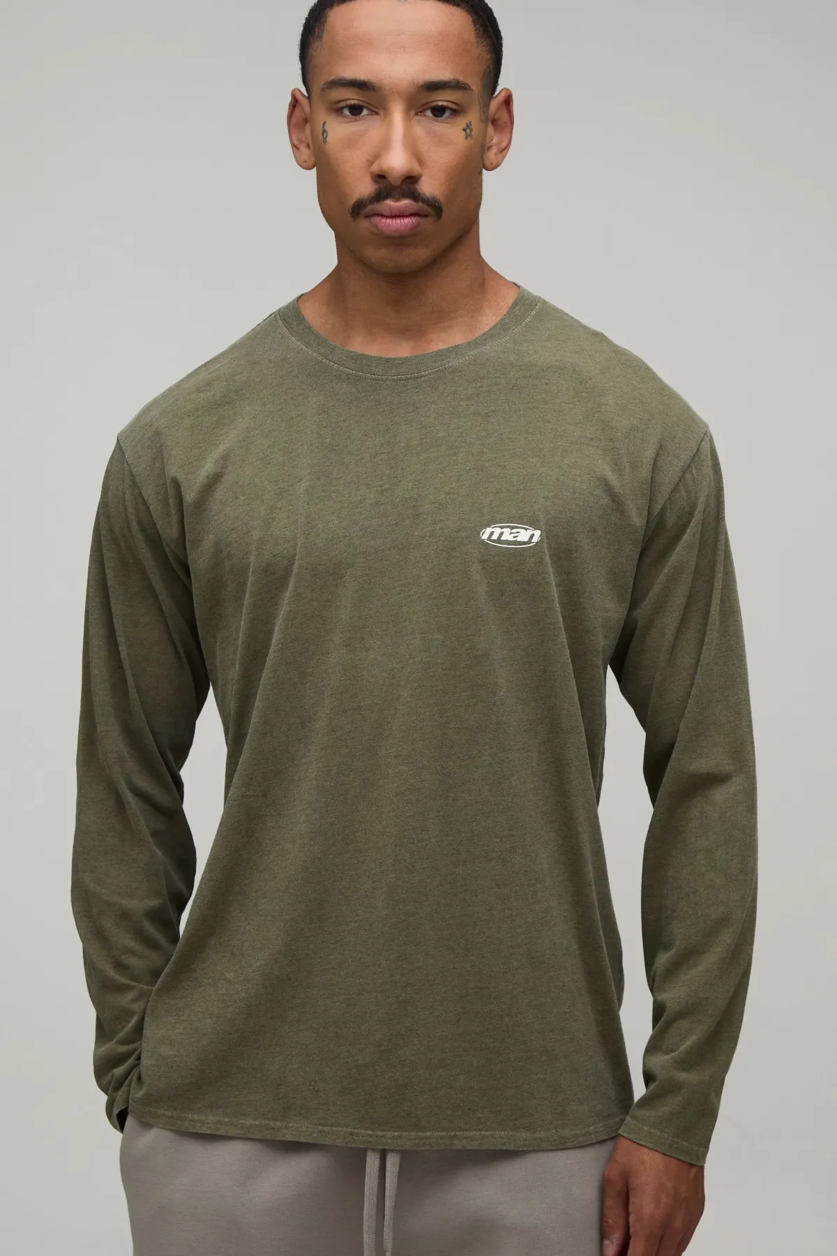boohooMAN T-shirt Homme Manches Longues À Logo Ovale Coupe Regular Overdyed<Homme T-Shirts