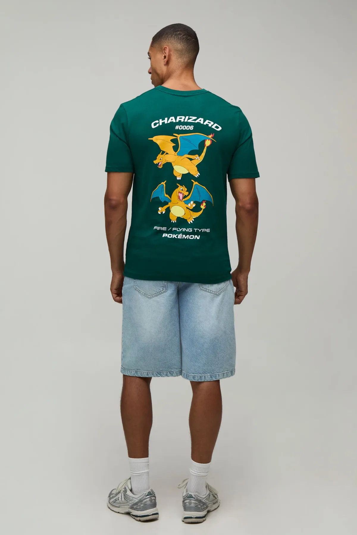 boohooMAN T-shirt Imprimé Charizard Pokémon Coupe Regular Sous Licence Officielle<Homme T-Shirts Impriméstendances|T-Shirts