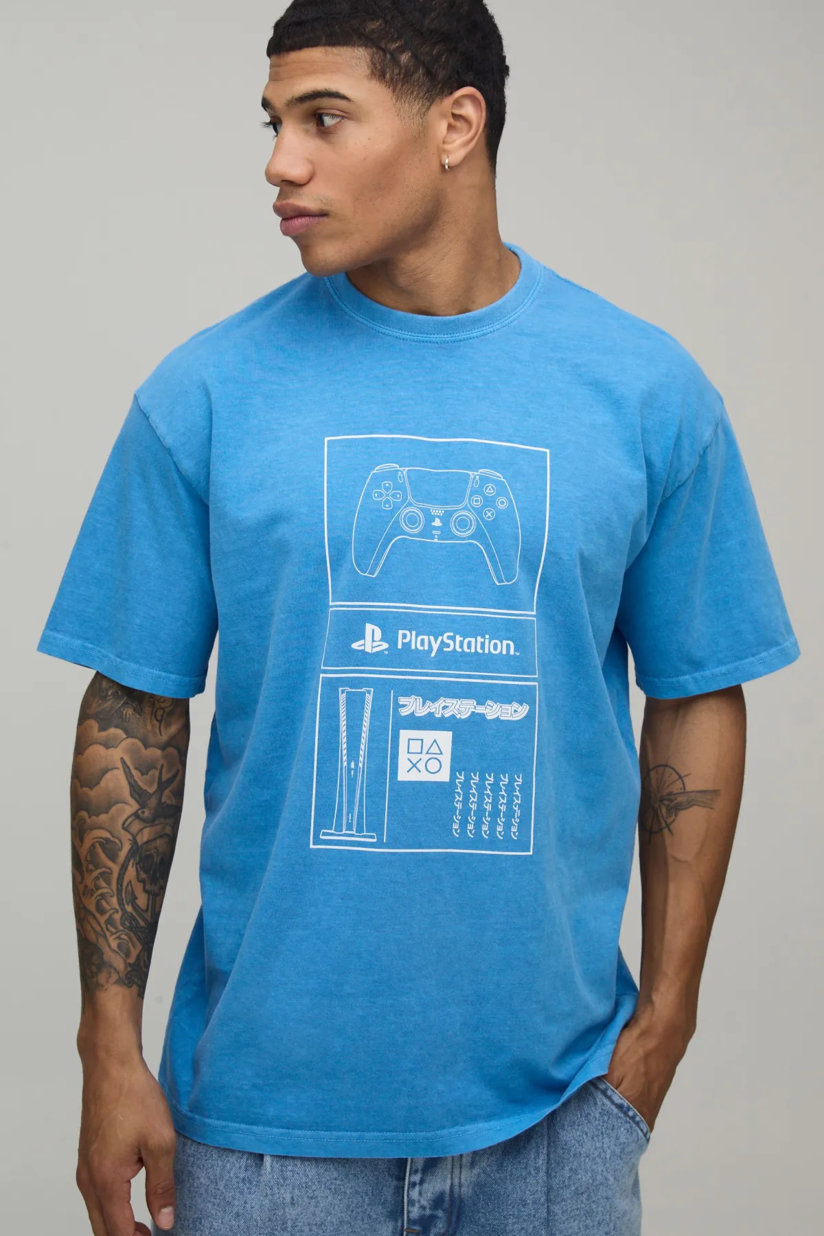 boohooMAN T-Shirt Imprimé Délavé PlayStation Licence Coupe Ample<Homme T-Shirts Impriméstendances|T-Shirts