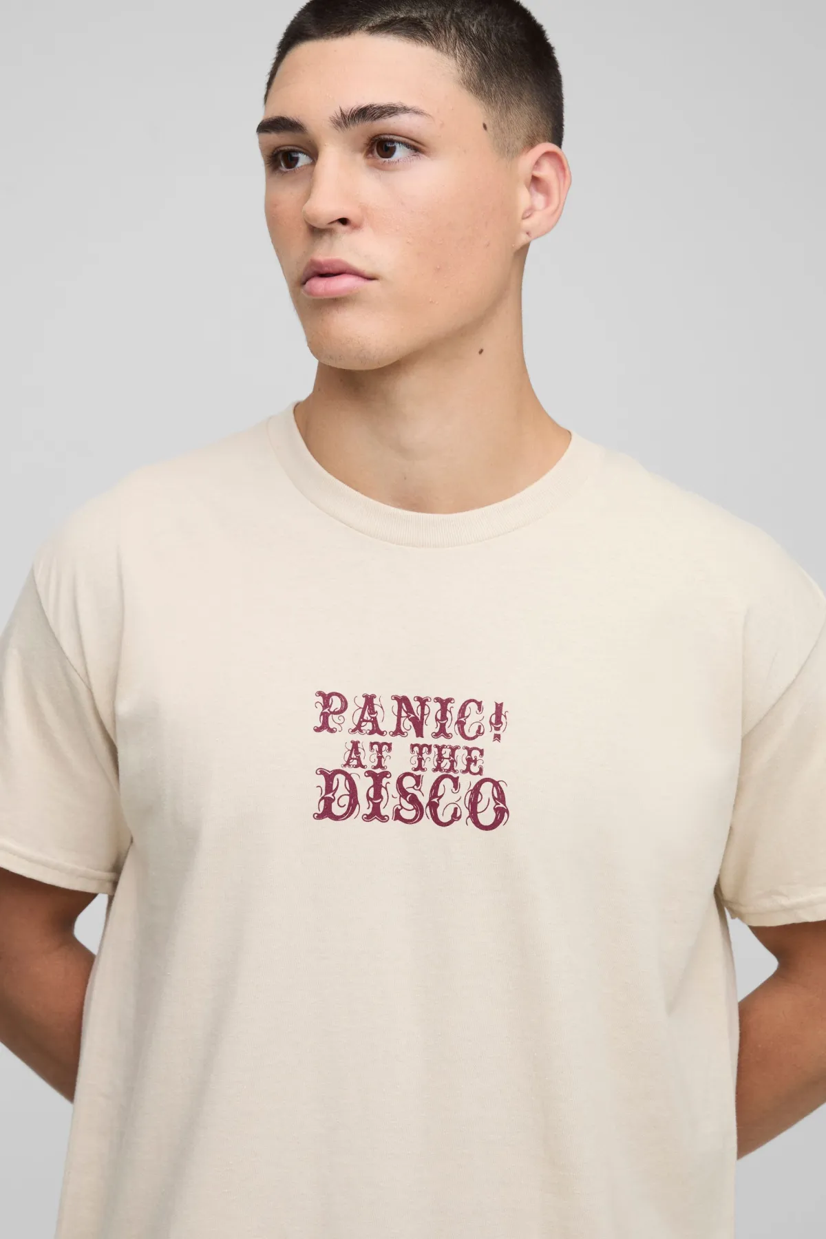 boohooMAN T-shirt imprimé sous licence Panic! At The Disco, coupe régulière<Homme T-Shirts Impriméstendances|T-Shirts