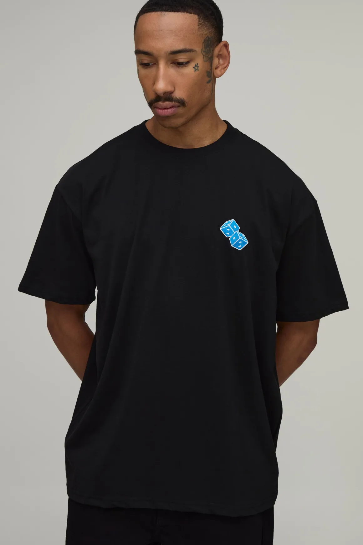 T-shirt noir oversize brodé Blue Dice