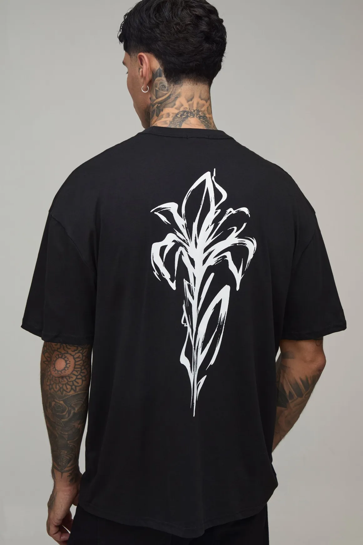 T-shirt Noir Oversize Tall À Imprimé Floral Esquissé