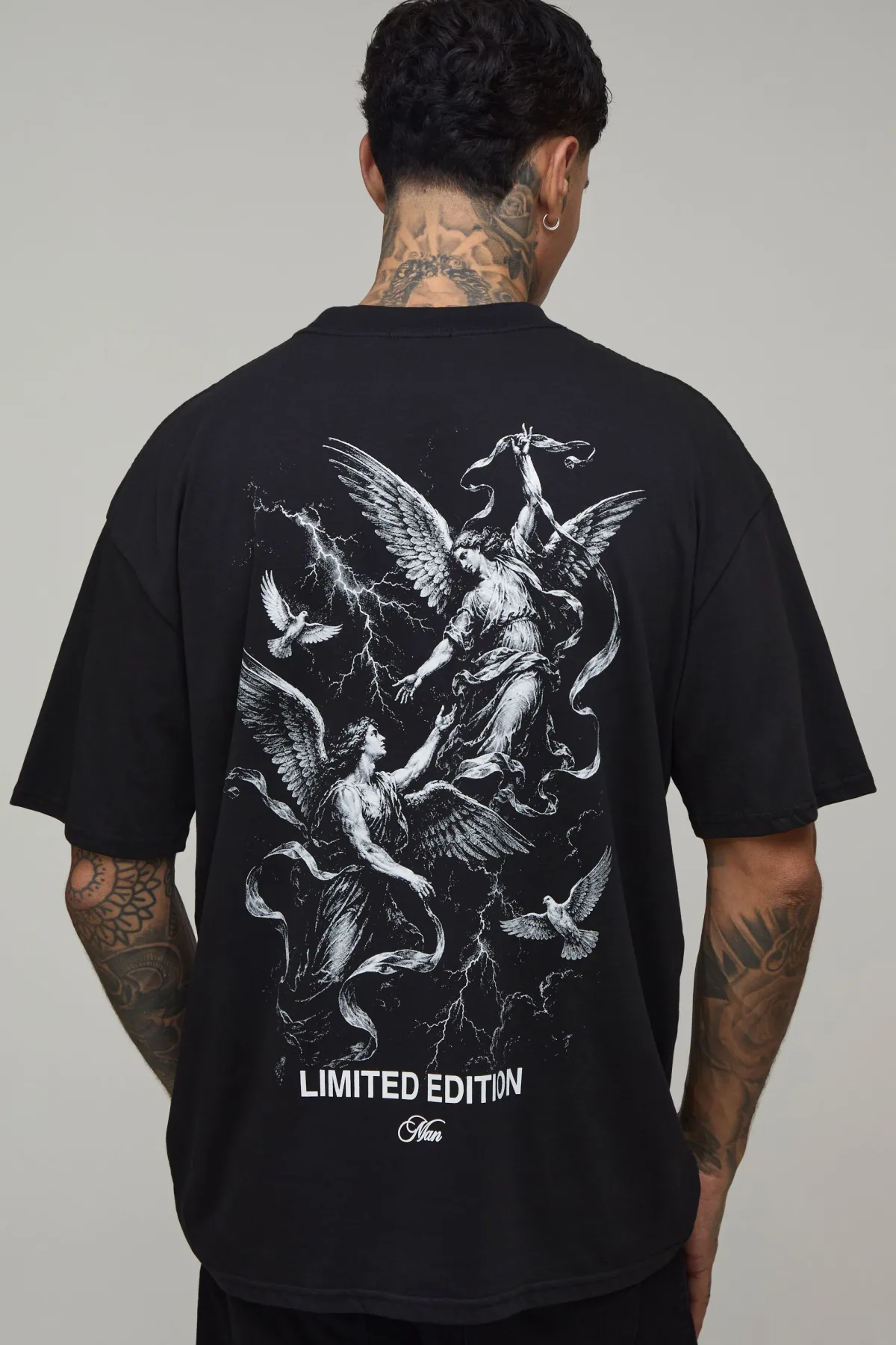boohooMAN T-shirt Surdimensionné À Imprimé Colombe Renaissance Coupe Tall<Homme Tout Afficher|Tout Afficher