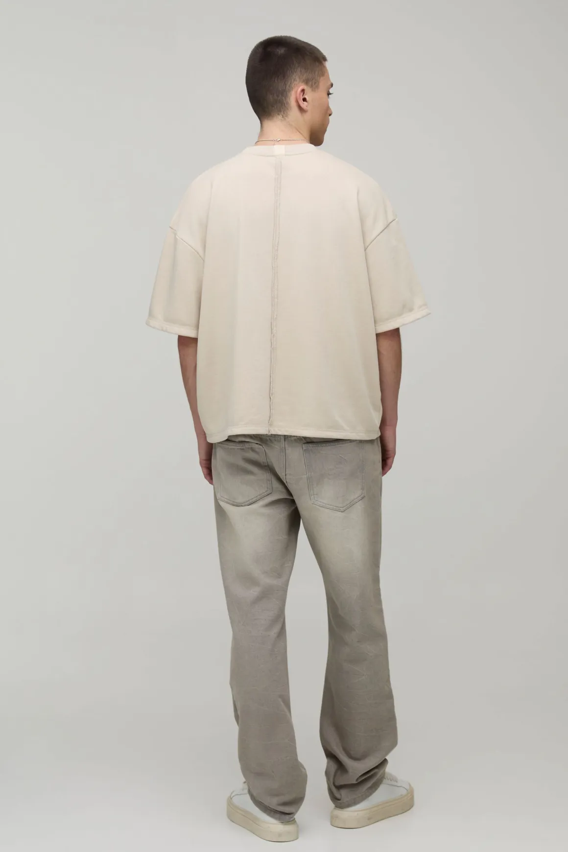 T-shirt Oversize Ample Avec Poche Et Détails De Coutures