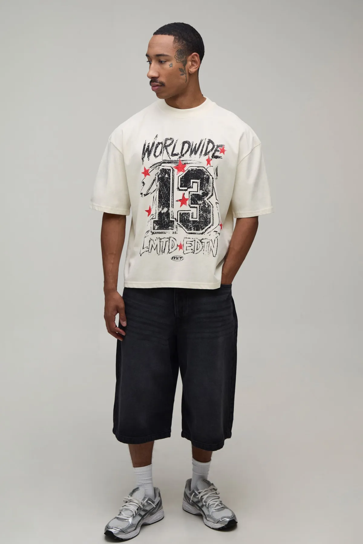 boohooMAN T-shirt Oversize Ample À Imprimé Varsity Worldwide<Homme T-Shirts Impriméstendances|T-Shirts