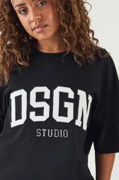 DSGN Studio T-shirt Oversize À Appliqué Collegiate<Femme Dsgn Studio|Tops