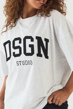 DSGN Studio T-shirt Oversize À Appliqué Universitaire<Femme Dsgn Studio|Tops