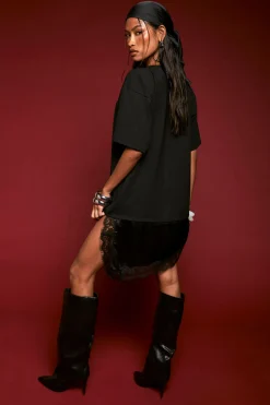 boohoo T-Shirt Oversize Asymétrique avec Finitions en Satin et Dentelle<Femme Satin Et Dentelle|Tops