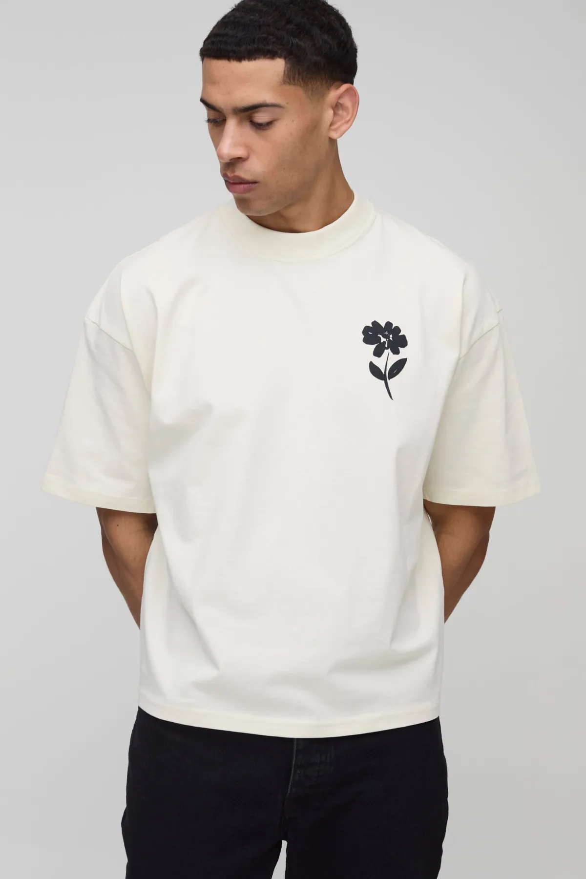 boohooMAN T-shirt oversize à coupe boxy, encolure allongée et imprimé floral<Homme T-Shirts Impriméstendances|T-Shirts