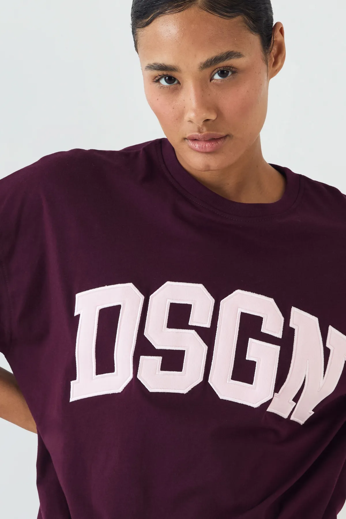 DSGN Studio T-shirt Oversized À Appliqué Collegiate<Femme Dsgn Studio|Athleisure