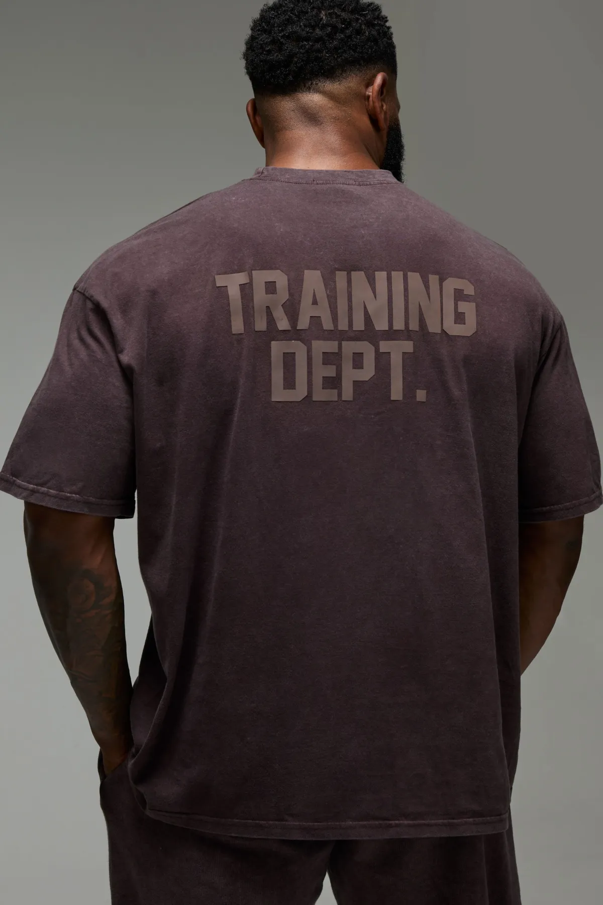 Training Dept. T-shirt oversize délavé du département entraînement actif pour homme<Homme T-Shirts Impriméstendances|T-Shirts