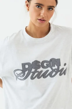 T-Shirt Oversize DSGN Studio avec Appliqué Éponge