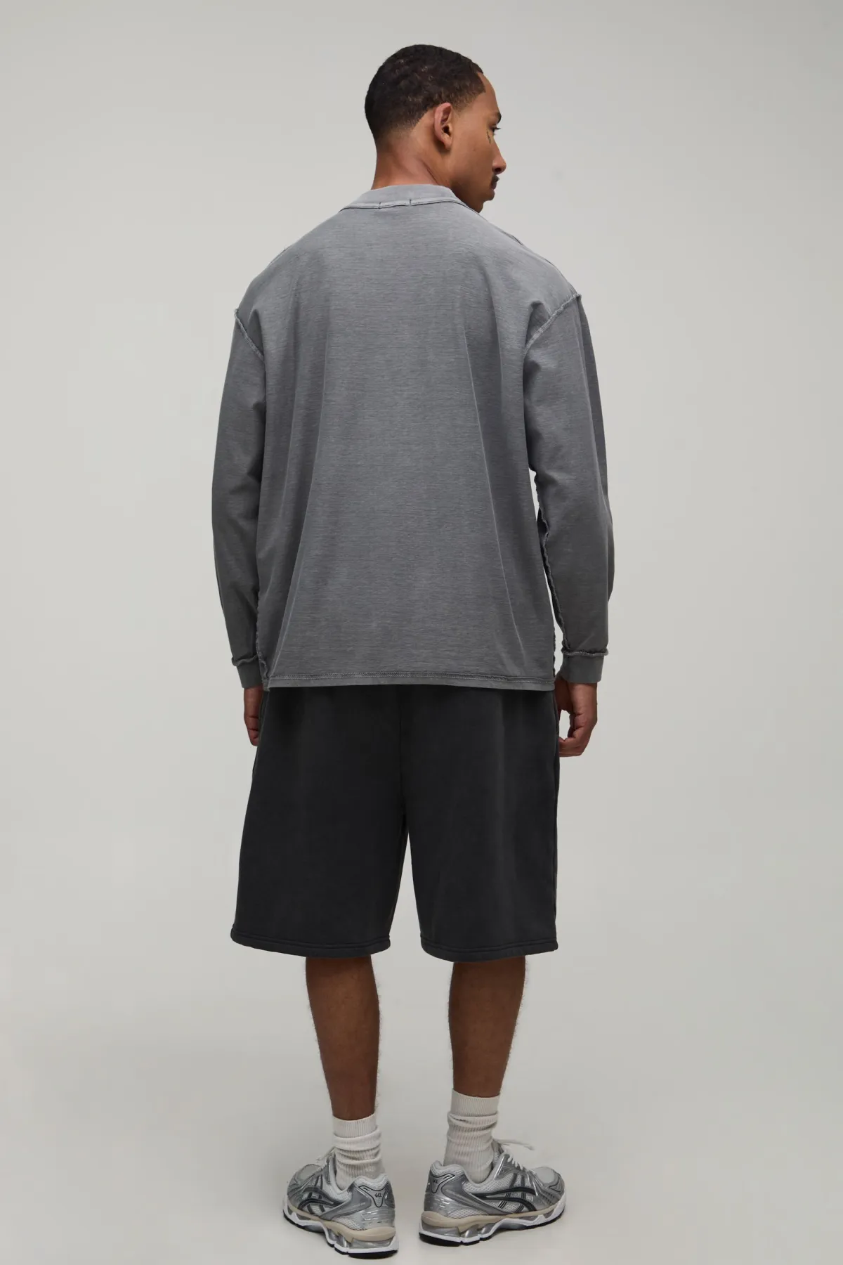 boohooMAN T-shirt Oversize Manches Longues Effet Délavé À Coutures Apparentes<Homme Tout Afficher|T-Shirts