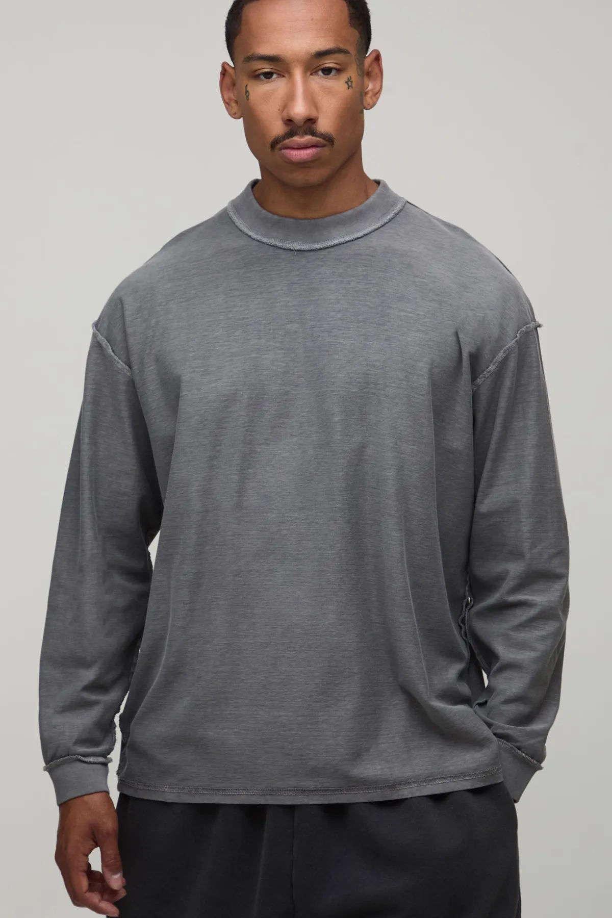 boohooMAN T-shirt Oversize Manches Longues Effet Délavé À Coutures Apparentes<Homme Tout Afficher|T-Shirts