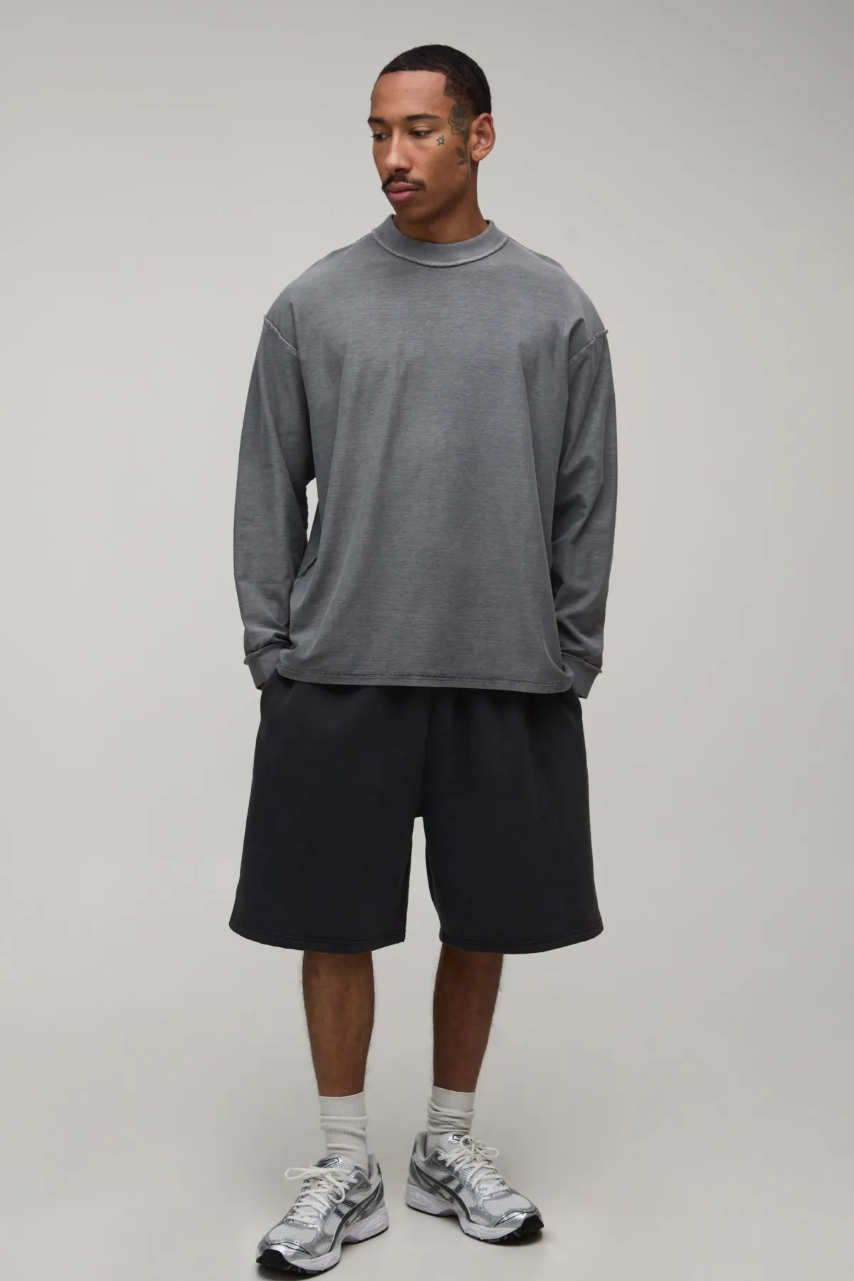 boohooMAN T-shirt Oversize Manches Longues Effet Délavé À Coutures Apparentes<Homme Tout Afficher|T-Shirts