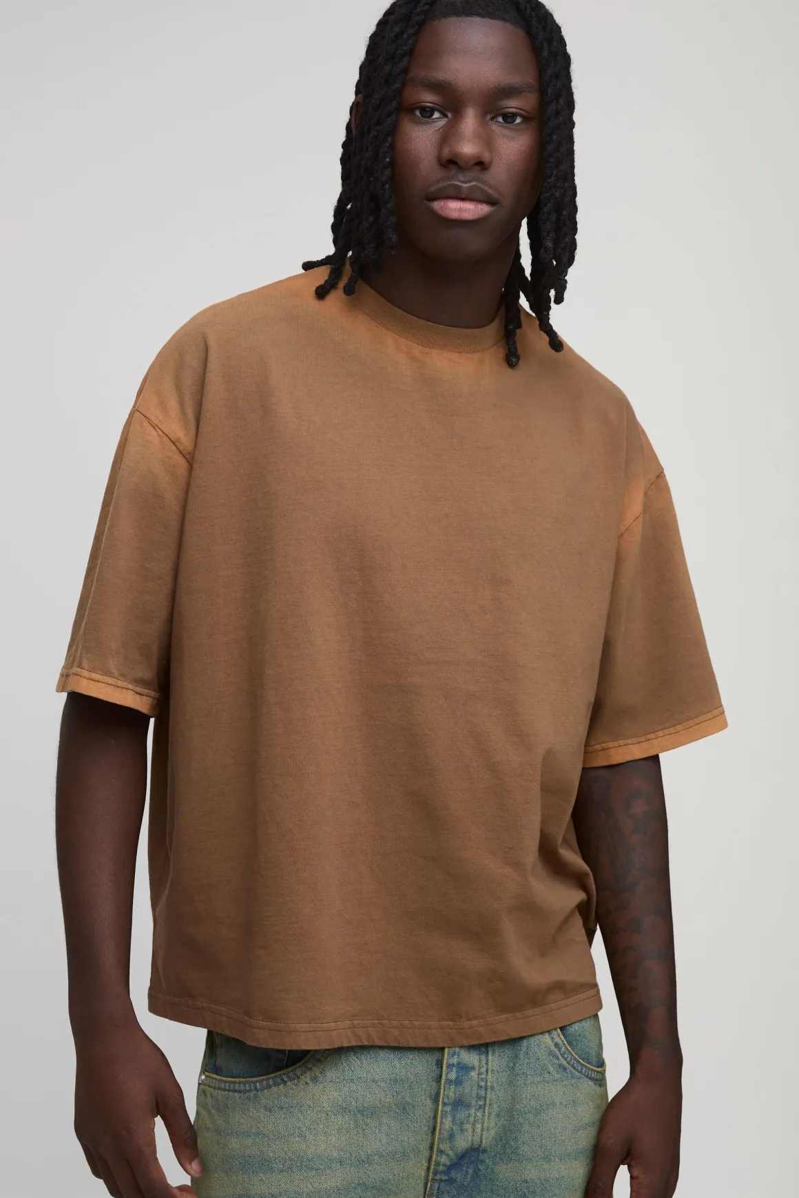 T-shirt Oversize Rétréci À Effet Spray Délavé Sur Coutures