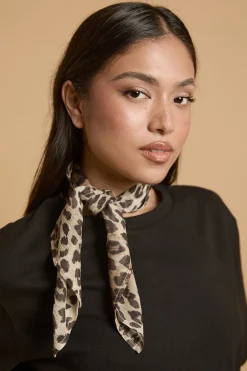 Oasis T-shirt Petite Avec Foulard Imprimé Léopard Au Cou<Femme Imprimé Léopard|Tops