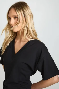 T-shirt Petite À Col V Et Taille Cintrée