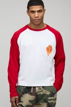 T-shirt raglan à ajustement régulier, coupe boxy, imprimé cœur graffiti