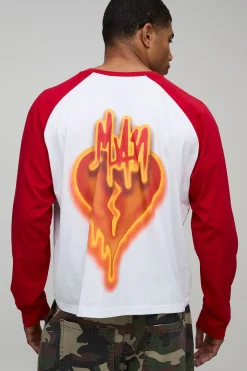 T-shirt raglan à ajustement régulier, coupe boxy, imprimé cœur graffiti