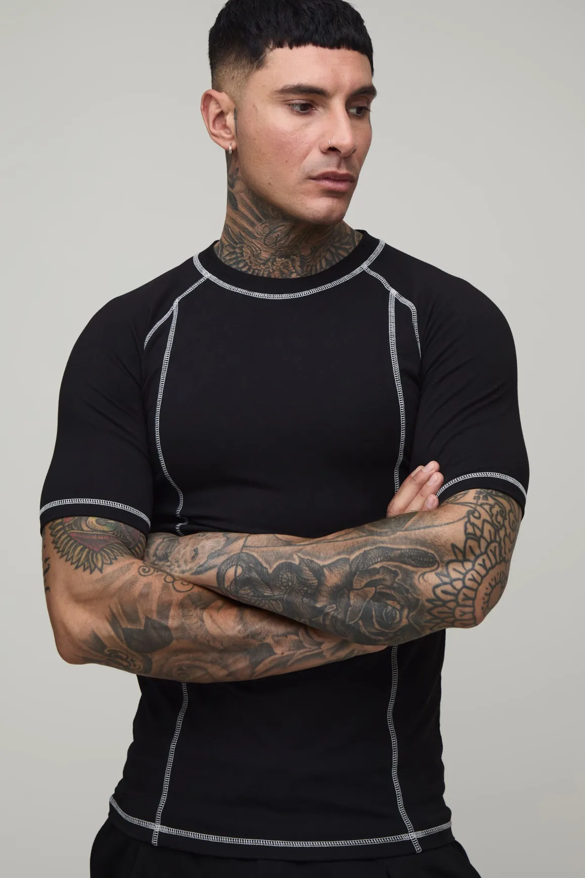 T-shirt Raglan Ajusté Musclé Grande Taille Avec Surpiqûres Contrastées