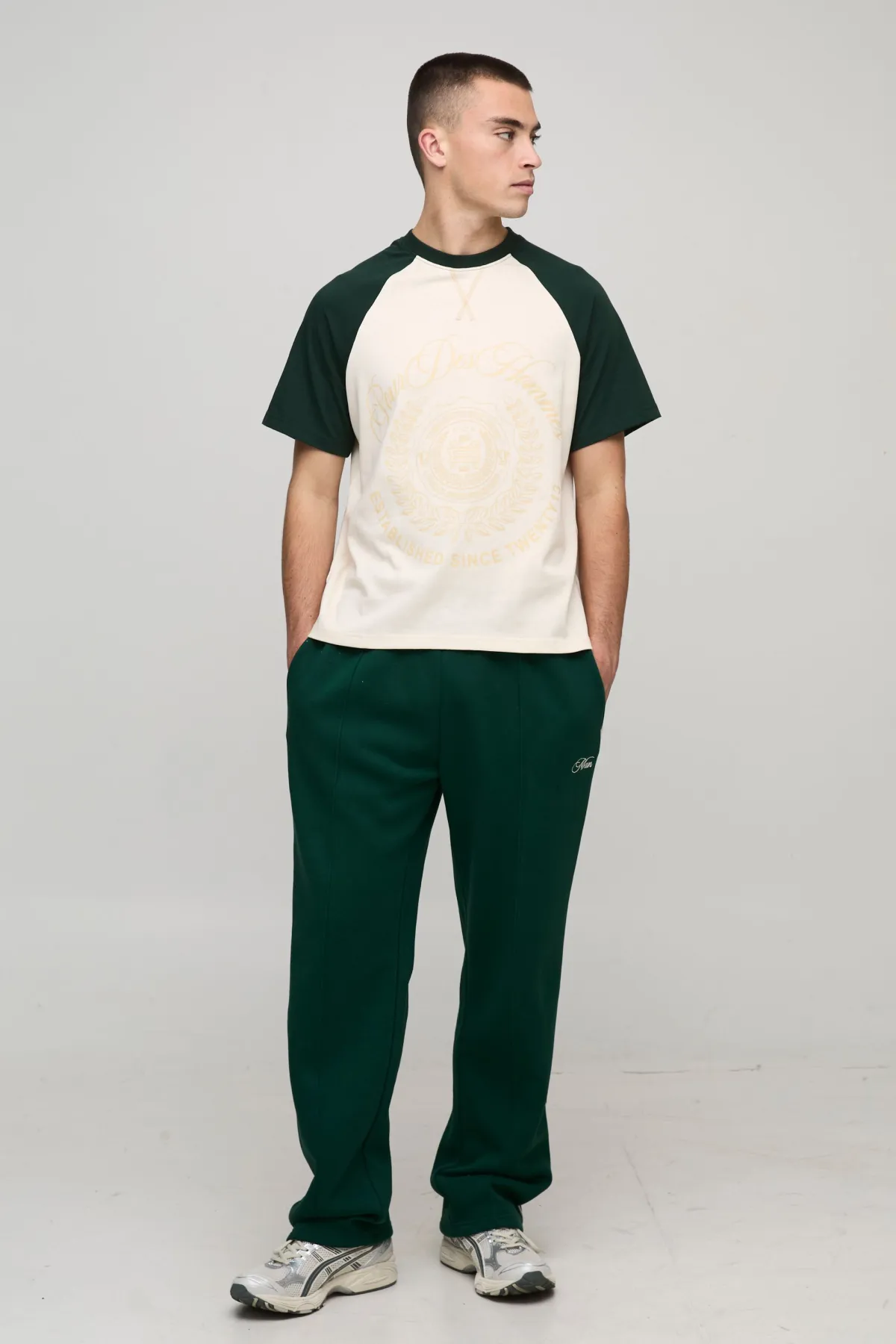 boohooMAN T-shirt raglan à coupe boxy, style universitaire varsity<Homme T-Shirts Impriméstendances|T-Shirts