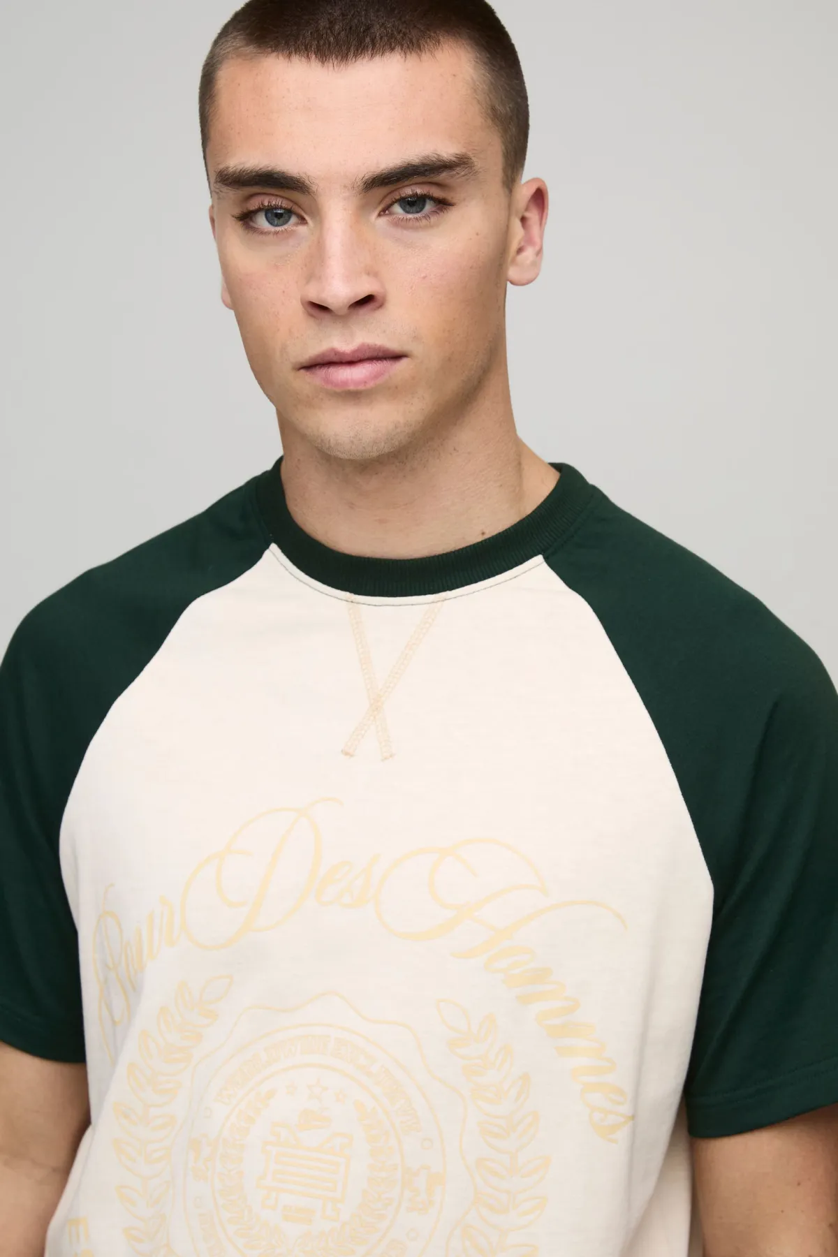 boohooMAN T-shirt raglan à coupe boxy, style universitaire varsity<Homme T-Shirts Impriméstendances|T-Shirts