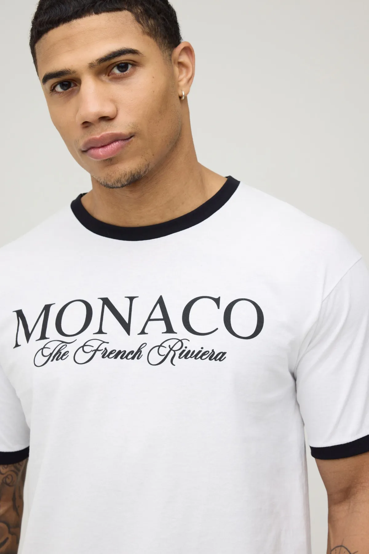 boohooMAN T-shirt Ringer Coupe Regular À Imprimé Monaco<Homme T-Shirts Impriméstendances|T-Shirts