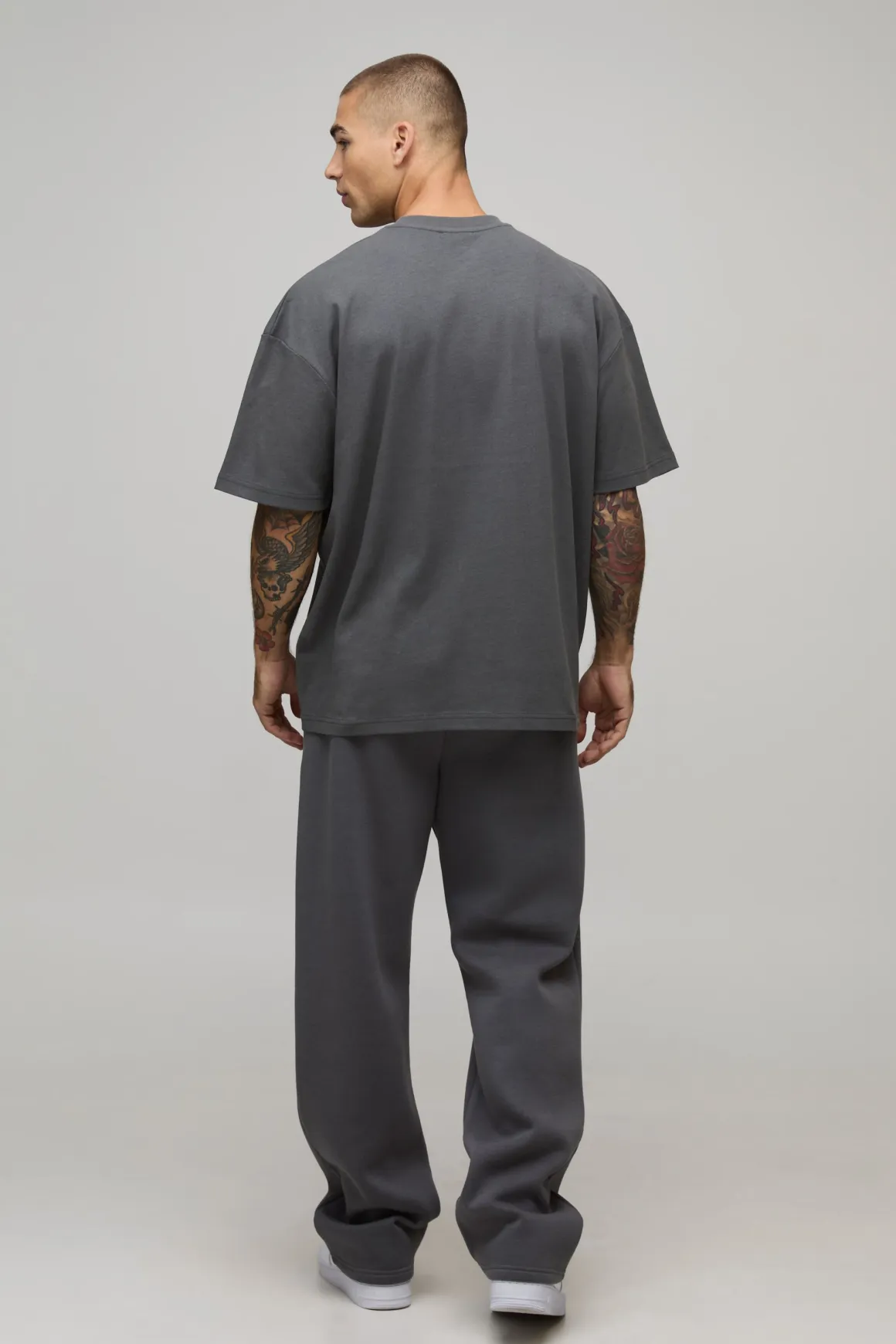 T-shirt sport pour homme surdimensionné, en tissu lourd à panneaux et brodé