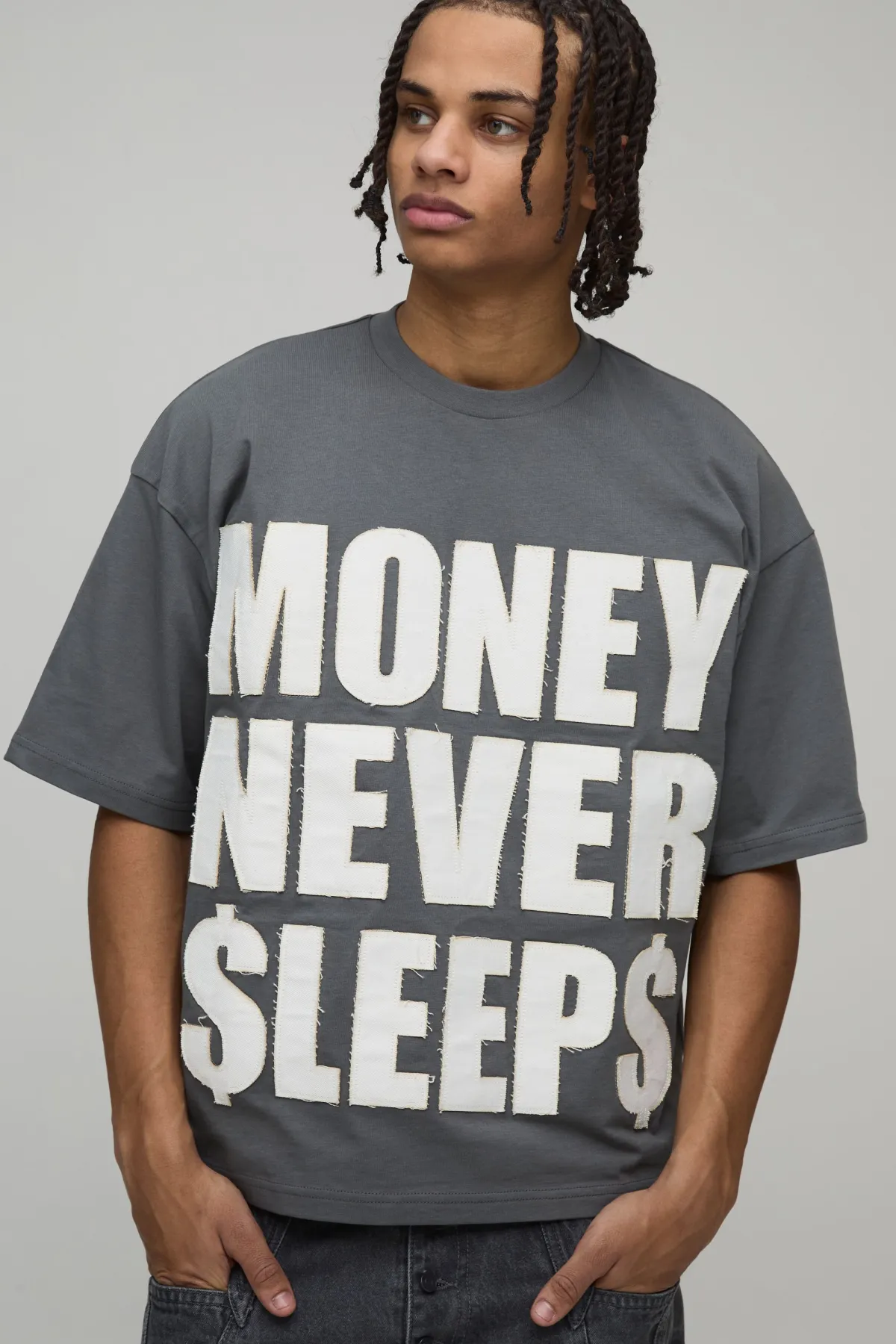 boohooMAN T-Shirt Surdimensionné Boxy avec Slogan Argent et Appliqué Vieilli<Homme Nouveautés Grande Taille|Tout Afficher
