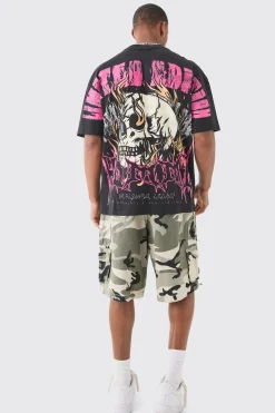 T-shirt surdimensionné à col étendu au-delà de la couture avec imprimé gothique sur le dos