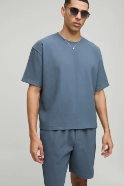 T-shirt surdimensionné, à coupe carrée et plissé, et ensemble court mi-long à coupe décontractée