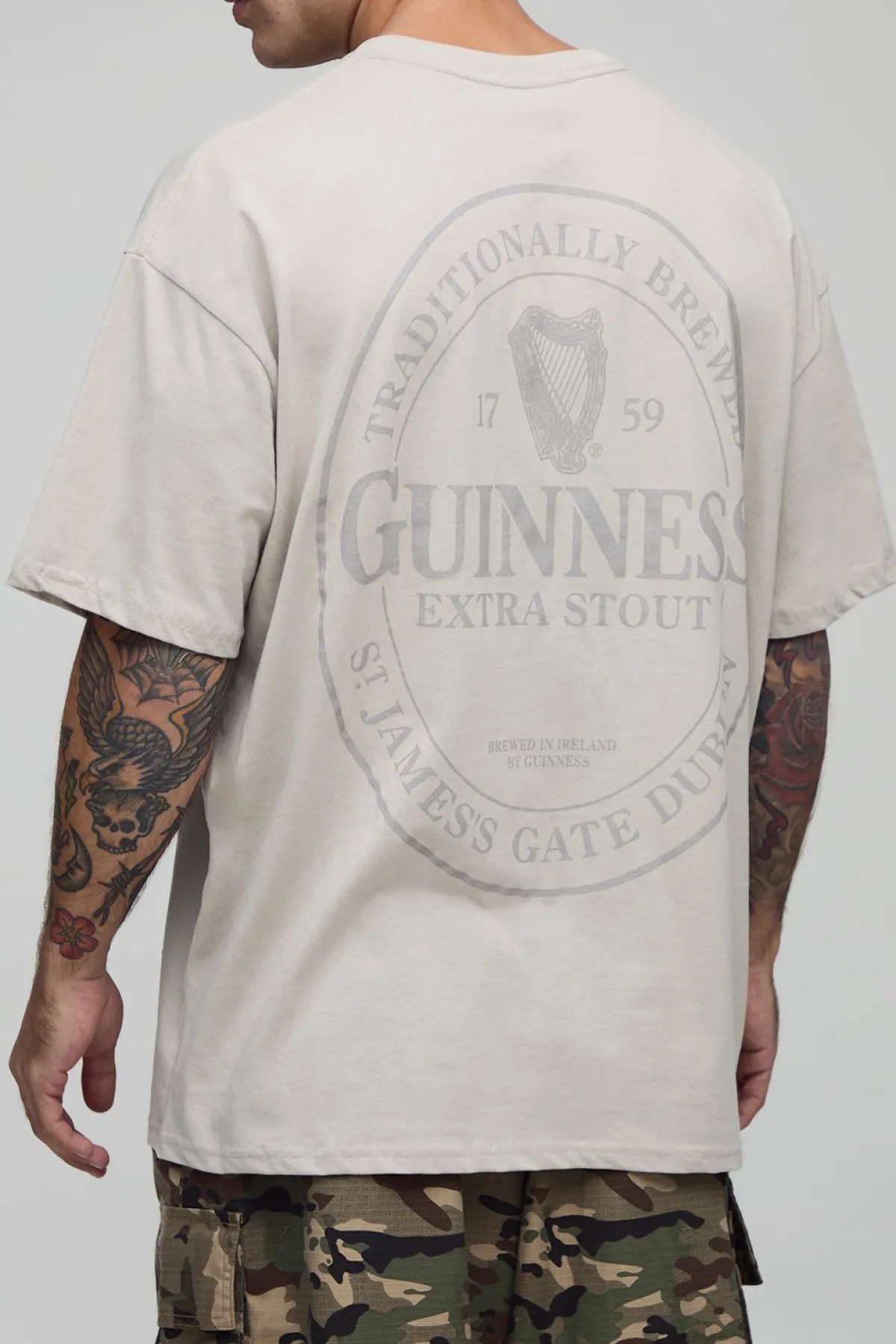 boohooMAN T-shirt surdimensionné Stone imprimé sous licence Guinness<Homme T-Shirts Impriméstendances|T-Shirts