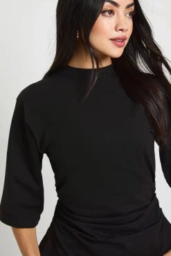 T-Shirt à Taille Cintrée et Manches Courtes