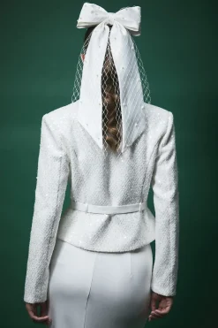 Veste Ajustée Lisa Tan en Bouclé à Sequins Avec Ceinture