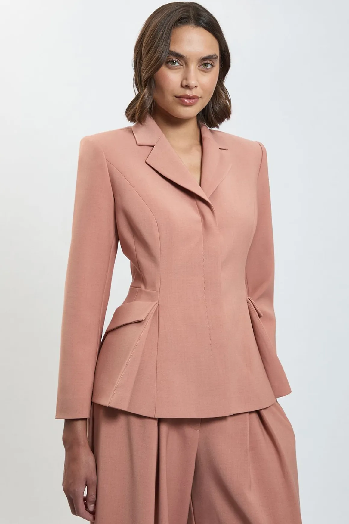 Veste Blazer Cintrée Avec Détails De Coutures Polies