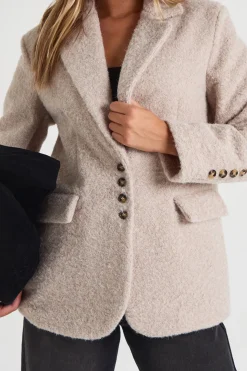 Veste blazer oversize à l'aspect laineux et duveteux