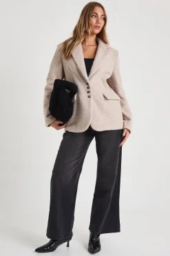 Veste blazer oversize à l'aspect laineux et duveteux