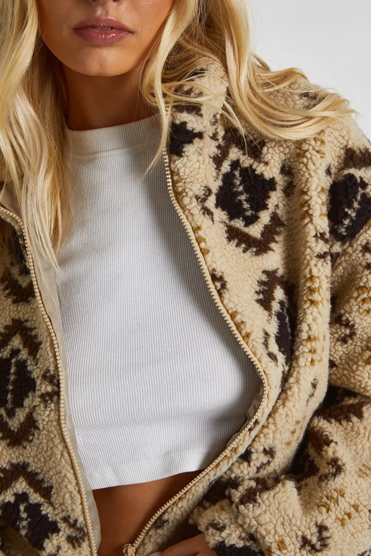 boohoo Veste bomber Aztec Teddy zippée<Femme Vestes & Manteaux|Manteaux Teddy
