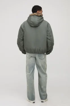 boohooMAN Veste bomber à capuche surdimensionnée avec garniture synthétique<Homme Manteaux Et Vestes