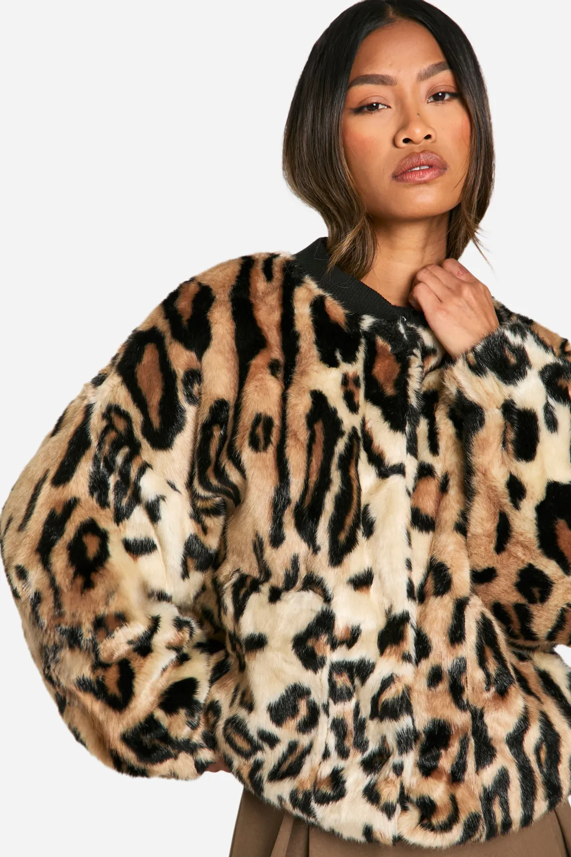 Veste bomber en synthétique léopard premium
