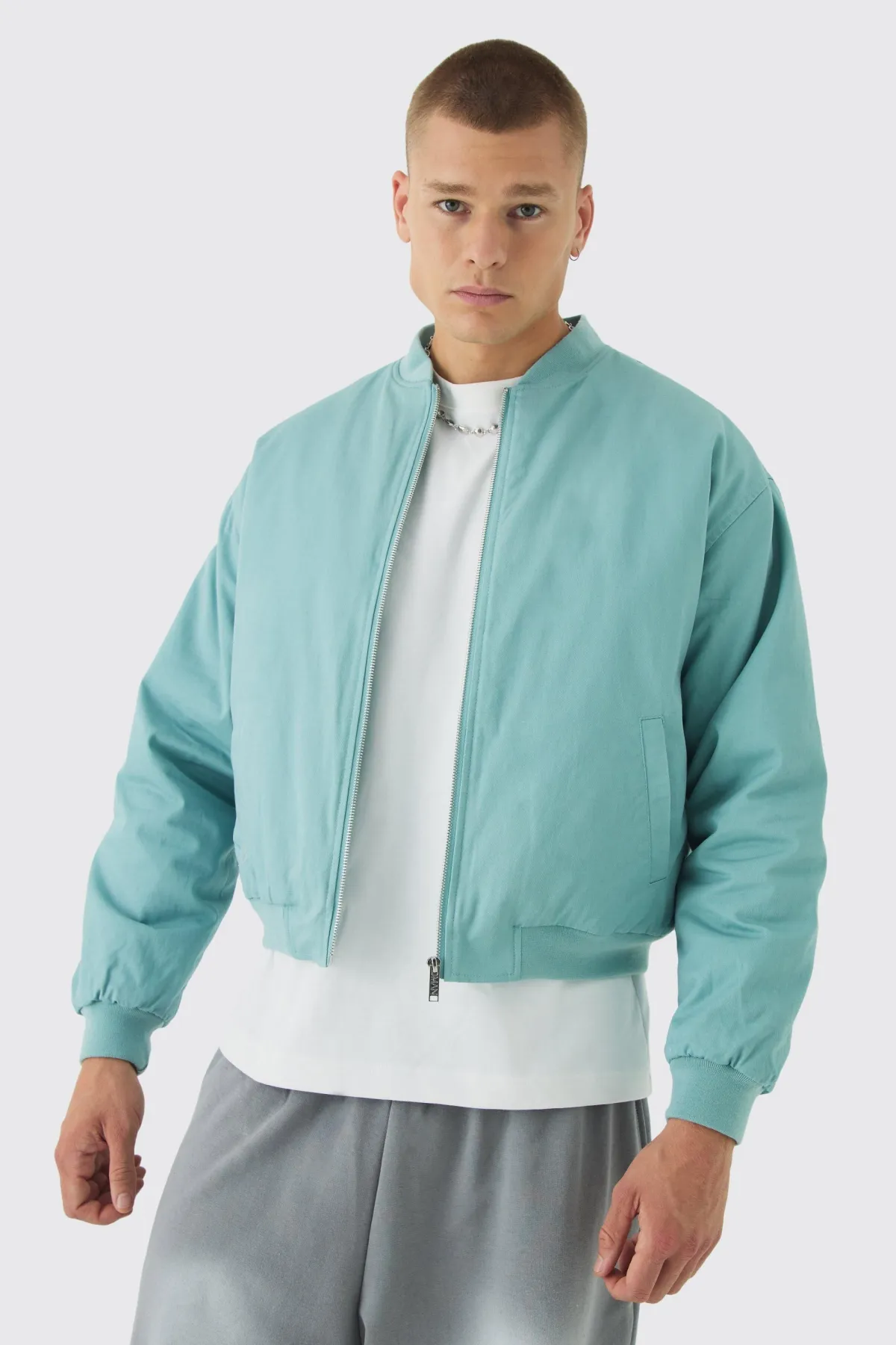 boohooMAN Veste bomber rembourrée en twill à appliqué Boxy OFCL en<Homme Manteaux Et Vestes