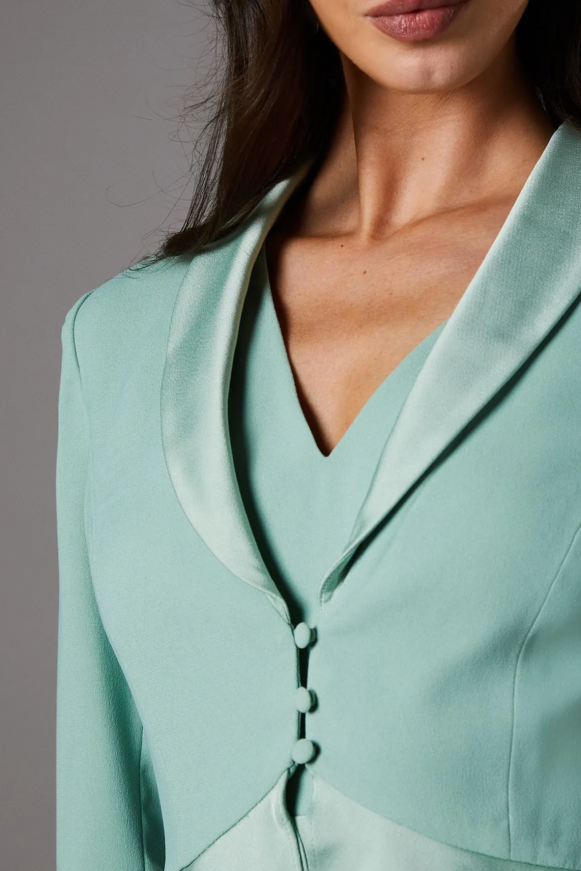 Veste Cintrée en Crêpe Satin avec Basque