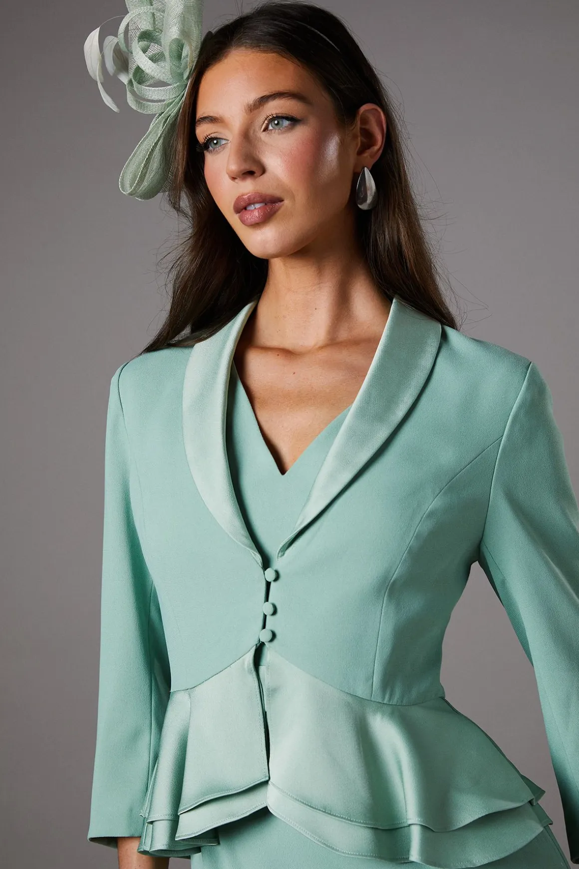 Veste Cintrée en Crêpe Satin avec Basque