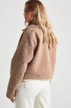 Veste à col boutonné à l'aspect laine avec détail de poche