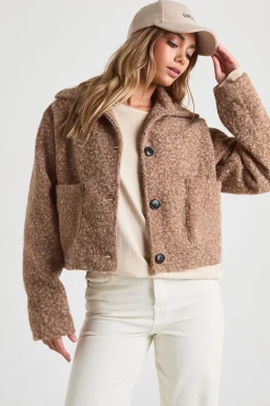 Veste à col boutonné à l'aspect laine avec détail de poche