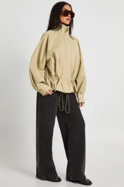Veste Col Montant Avec Taille Cintrée