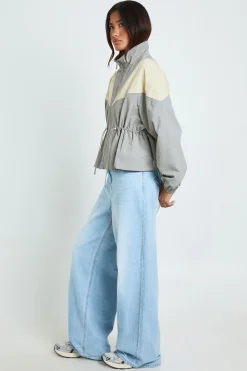 Veste À Col Montant À Panneaux Avec Taille Cintrée