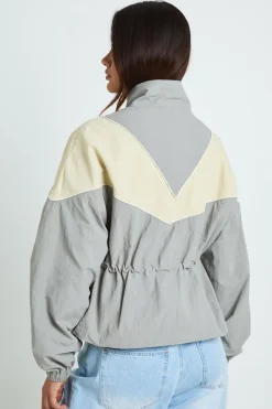 Veste À Col Montant À Panneaux Avec Taille Cintrée